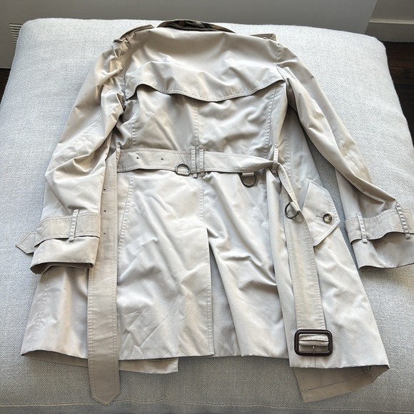 Burberry short trench coat, size 2 - Picture 5 of 9